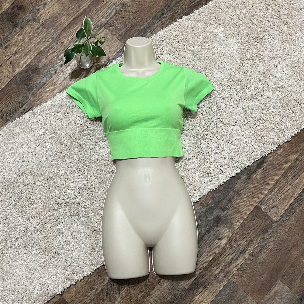 Offline by Aerie Size Small Neon Green Cropped Pullover Sidewalk Seamless Top